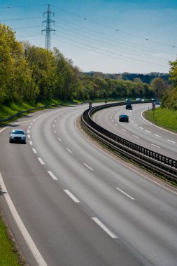 Avrupa 'da otoyol gezisi. Asfalt yolu