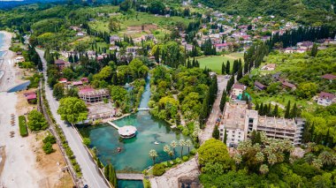 Yeni Athos, Abhazya 'daki parkta gölet 