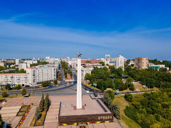 俄罗斯乌里扬诺夫斯克市中心的空中景观 城市全景从上往下 — 图库照片
