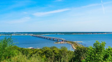 Ulyanovsk, Rusya 'da Volga nehri üzerinde bir köprü..
