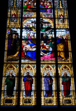pentecost tema ile kilise pencere vitray