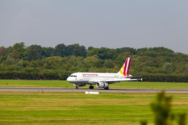 HAMBURG, GERMANY - SEPTEMBER 08: Airbus A319-100 Germanwings lan — Stock Photo, Image