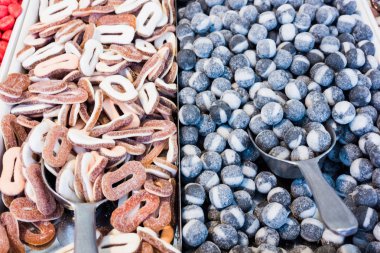 Renkli tatlı ve şekerleme.