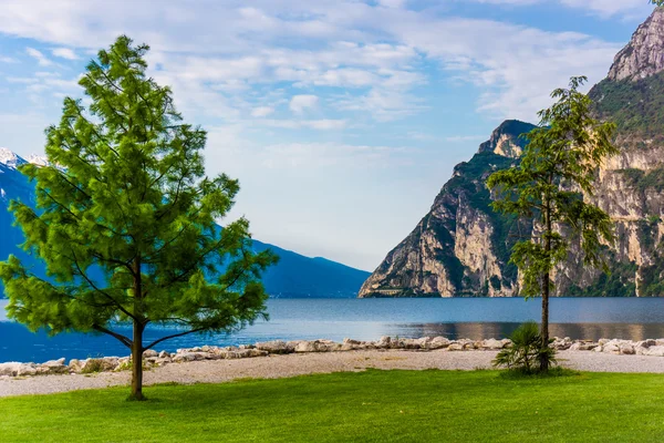 Vista sobre Lake Garda, Itália — Fotografia de Stock