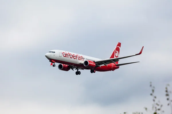 Airplane in sky — Stock Photo, Image