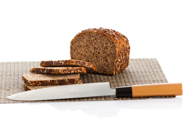 Нарізаний хліб, ізольований на білому — стокове фото