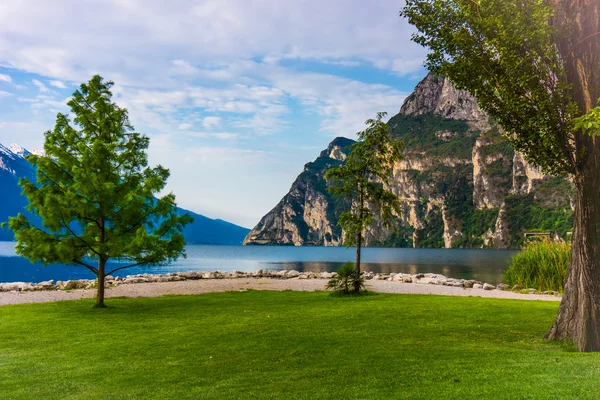 Görünüm Lake Garda, İtalya — Stok fotoğraf