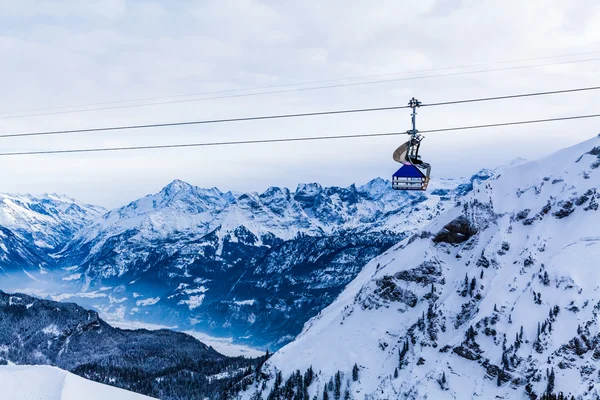 Comprensorio sciistico di montagna . — Foto Stock