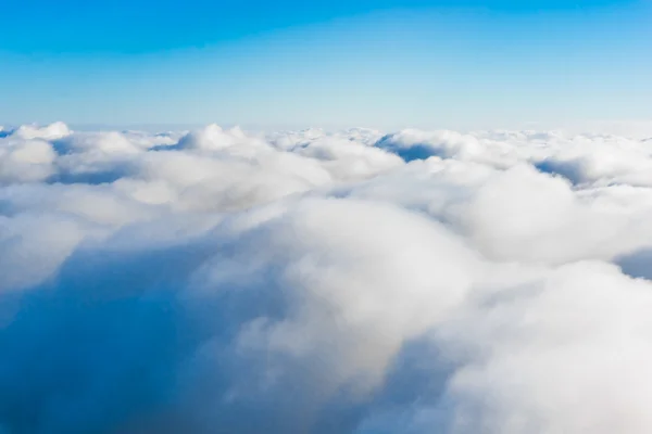 Blauwe lucht en wolken — Stockfoto