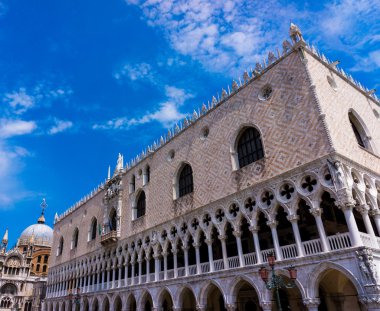 St mark's meydanından