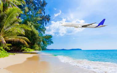 uçak okyanus üzerinde