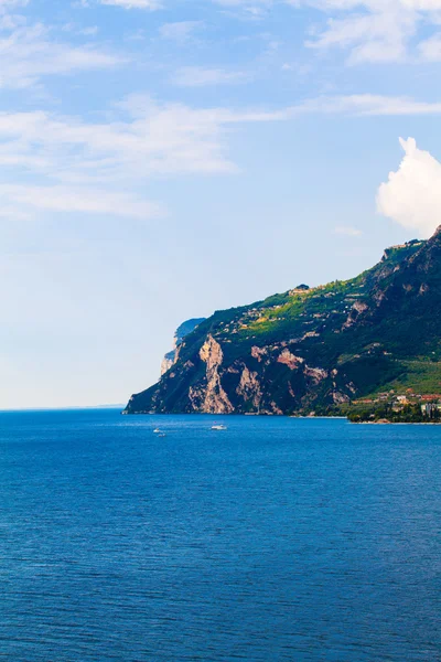 Vista do lago garda — Fotografia de Stock