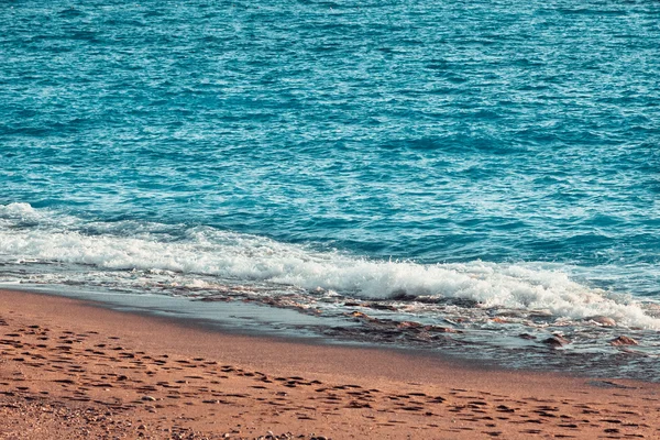 Vackra våg på stranden — Stockfoto