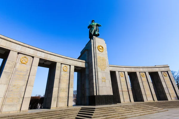 Monument af sovjetiske soldater - Stock-foto