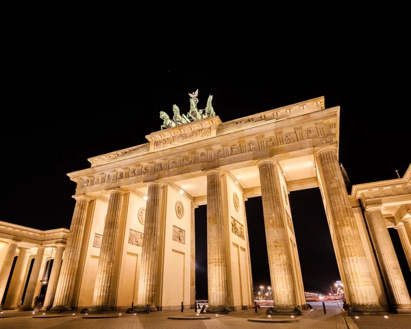 Porta di Brandeburgo di notte — Foto Stock