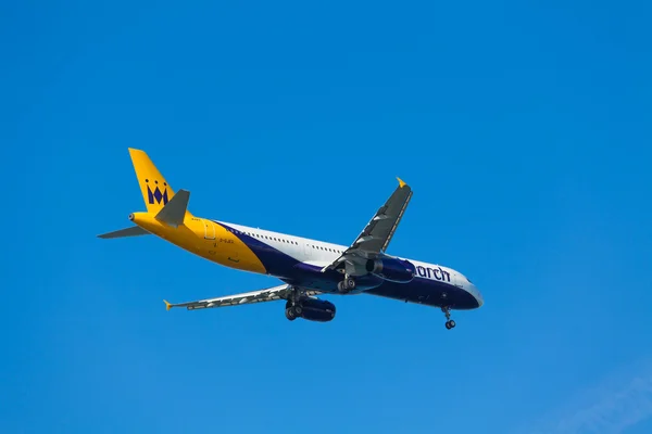 Monarch Flights aeroplane — Stock Photo, Image