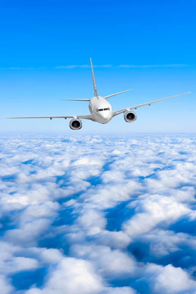 Avión de avión de reacción de pasajeros volando —  Fotos de Stock