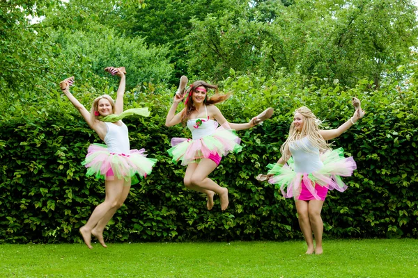 Group of friends jumping — Stock Photo, Image