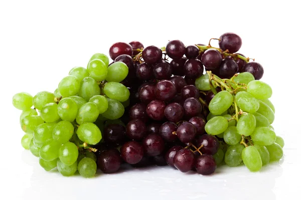 Rote und grüne Trauben — Stockfoto