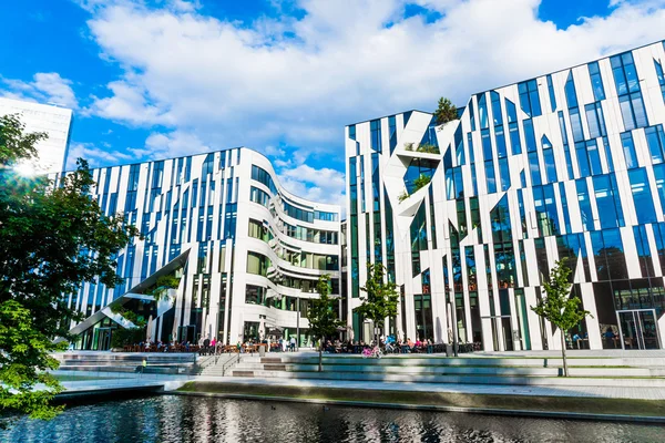 Ko-bogen Büro- und Einzelhandelskomplex — Stockfoto