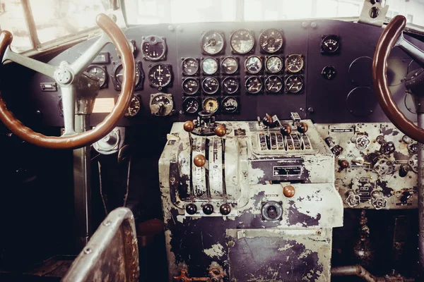 Viejo cabina de avión . — Foto de Stock