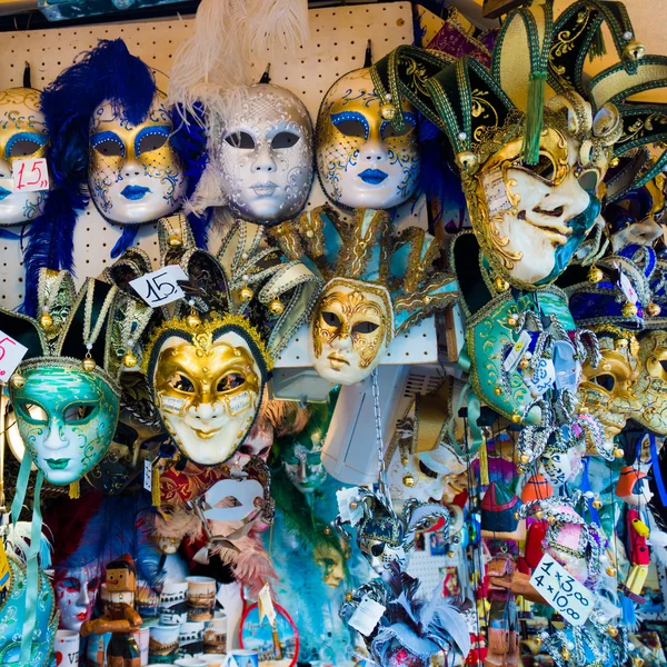 Verschiedene venezianische Masken — Stockfoto