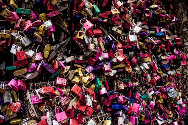 Locks of love on gate — Stock Photo, Image