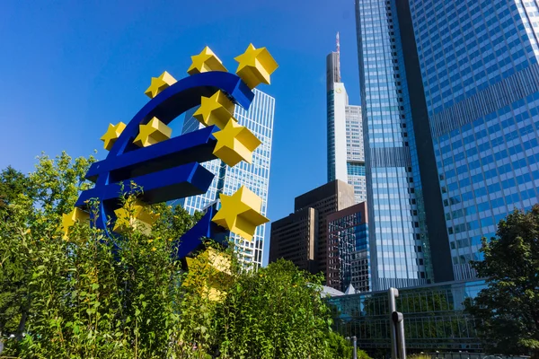 Euro currency sign in downtown of Frankfurt — Stock Photo, Image