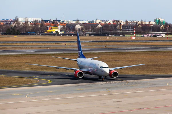 Boeing 737-683 SAS landar — Stockfoto