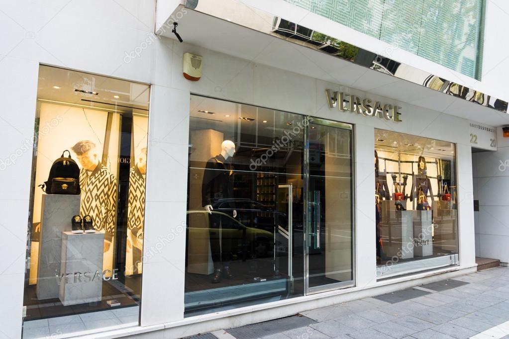 Versace shop in Frankfurt Stock Editorial Photo ewastudio 90056750