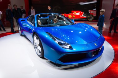 2015 Ferrari 488 Örümcek