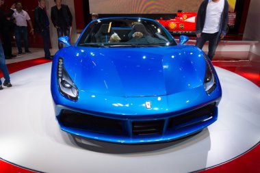 2015 Ferrari 488 Örümcek