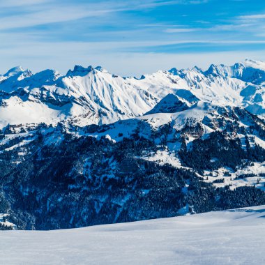 Kar Dağları üzerinde. Alp manzara