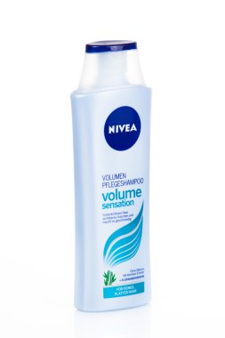 Nivea şampuan konservesi.