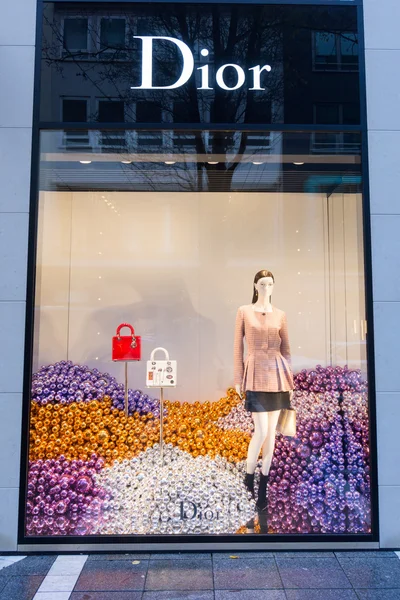 Window view of Dior store — Stock Photo, Image