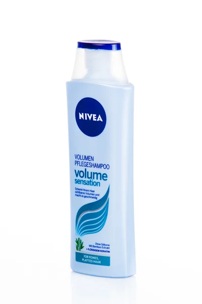 Může Nivea šampon. — Stock fotografie