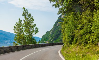 asfalt yol göl