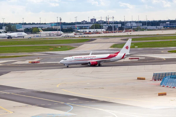 空气 Algerie 空客 A330-203 的士 — 图库照片