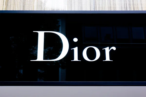 Window view of Dior store, Germany — Stock Photo, Image