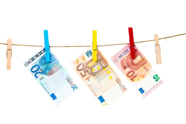 Euro bankovky na prádelní šňůru — Stock fotografie