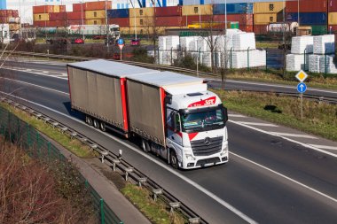 karayolu taşıma kamyonu