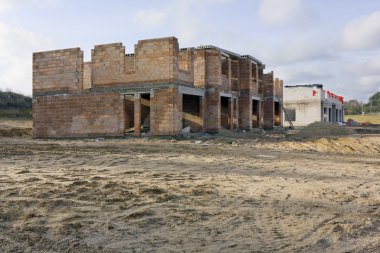 Building on sandy soil 