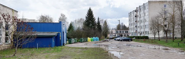 Hostely a popelnice zemědělské fakulty Vilnius co — Stock fotografie