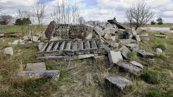 Rovine della vecchia casa distrutta — Foto Stock