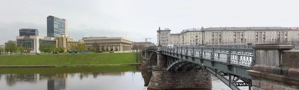 Lithuanian parliament on the river bank — Stock Photo, Image