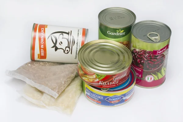 Canned food of the poor tourist — Stock Photo, Image