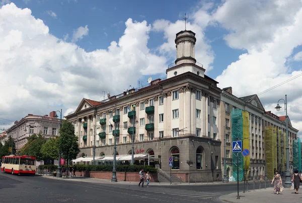 Fragment der Allee eines Königs gediminas Namen — Stockfoto