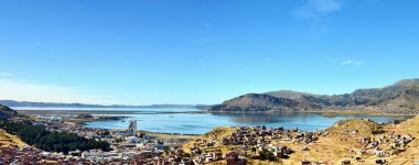 Titicaca gölü kıyısında bulunan Puno şehir