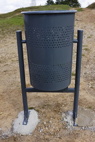 Recycle bin on beach — Stock Photo, Image