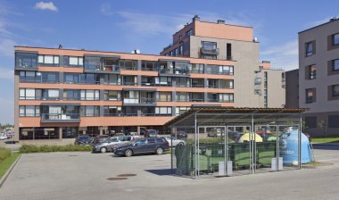 Standart eve yakın boş otopark